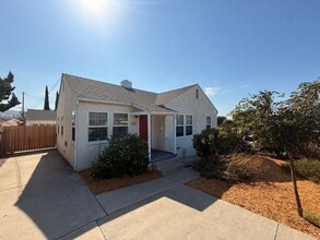 Building Photo - 1675 Cameron Dr