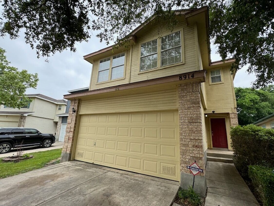 Primary Photo - Beautiful 3 bedroom 2 bath , 2 story home