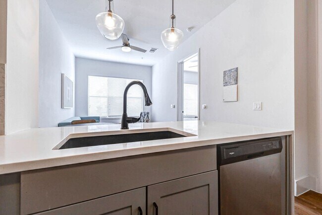 Building Photo - 1508 Blodgett St