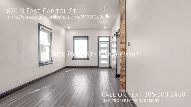 Foto del edificio - Luxury, Location, and Convenience.