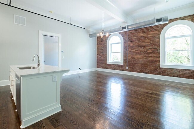 Foto del edificio - 202-202 W Jefferson St