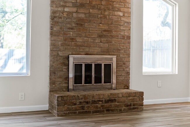 Building Photo - 4510 Hidden Springs Dr