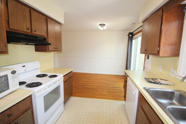 Building Photo - 1331 Devon Ln