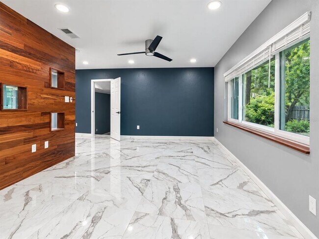 Foto del edificio - 3330 NW 24th Ave