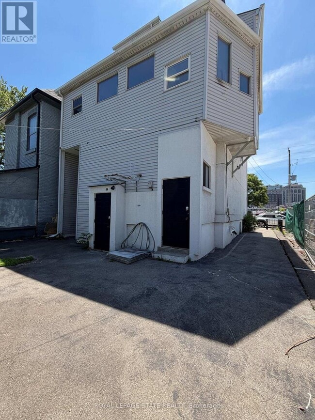 Building Photo - 85 Wilson St