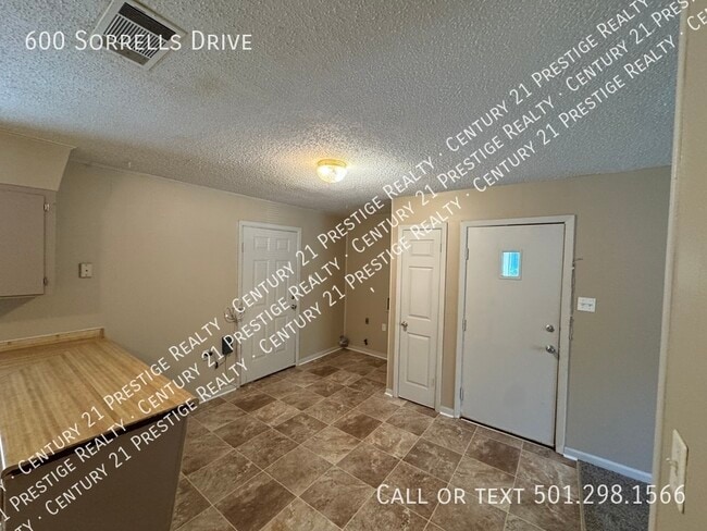 Building Photo - 600 Sorrells Dr