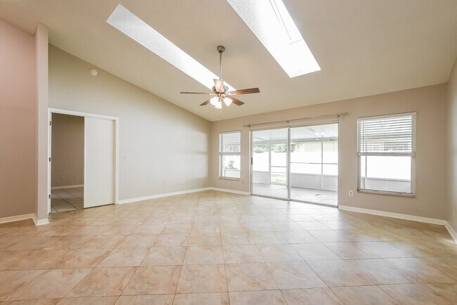 Foto del edificio - 8819 Reservation Dr