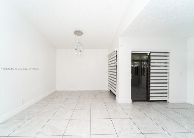 Foto del edificio - 17249 NW 60th Ct