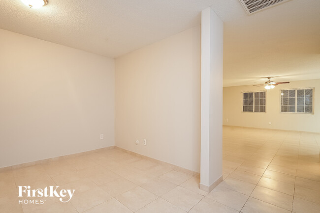 Building Photo - 5701 Yachtsman Ct