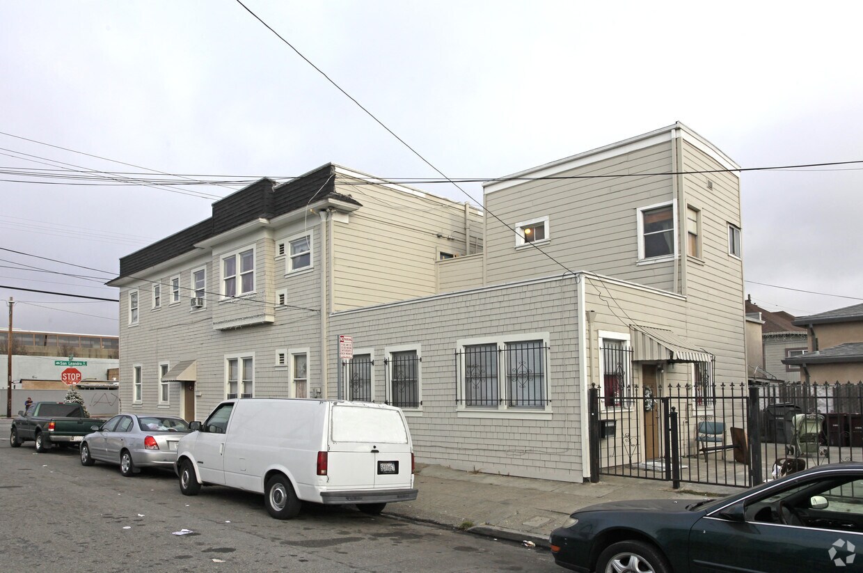 Primary Photo - 3403 San Leandro St