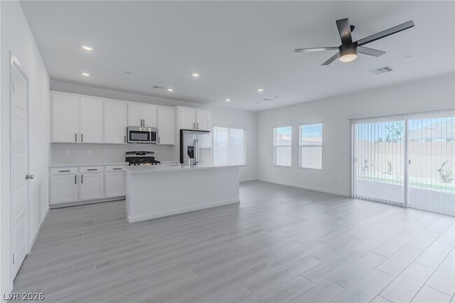 Foto del edificio - 9940 Kimura Hls Ave