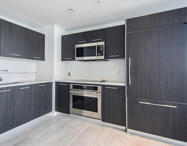 Foto del edificio - 45 SW 9th St