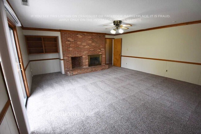Foto del edificio - 7131 Hillside Ln