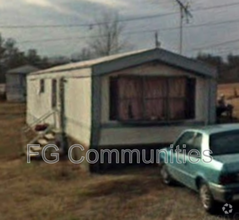 Building Photo - 120 David Dr