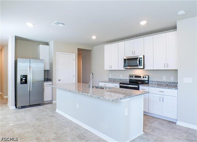 Building Photo - 44229 Saddlewood Ct