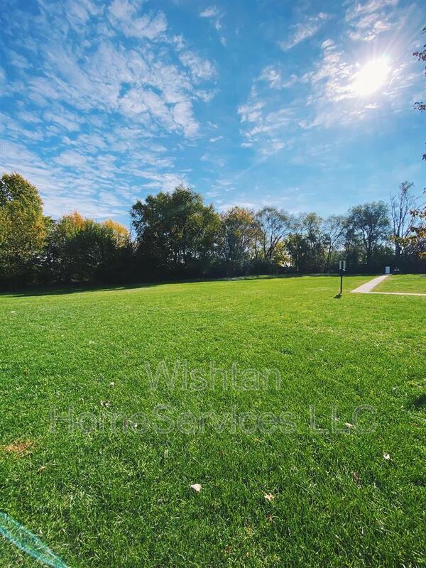 Foto del edificio - 204 Charleston Blvd