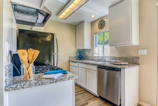 Foto del edificio - Canyon Club Apartments