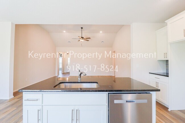 Foto del edificio - 4 Bed 3 Bath New Construction Simmons Home at Pine Valley Ranch