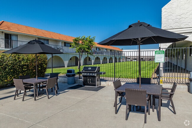 Grill Area - Villa Seville