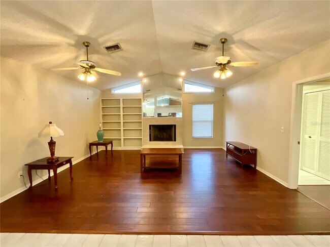 Building Photo - 1349 Hillside Dr