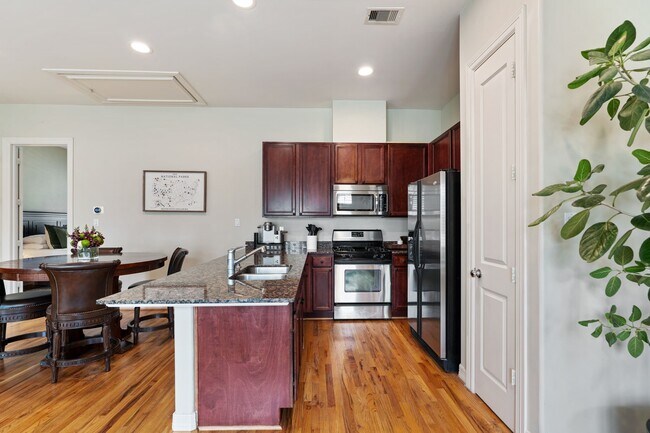 Building Photo - 3908 Center St