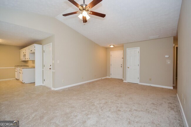 Building Photo - 175 Mountainview Dr