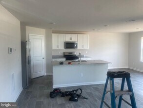 Building Photo - 106 Gossard Wy