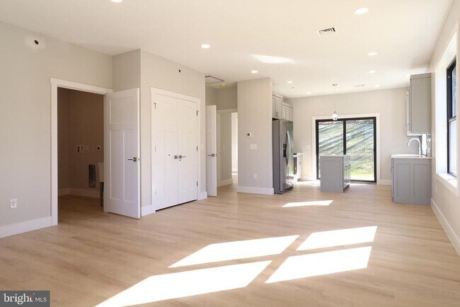 Foto del edificio - 106 Elly Dr