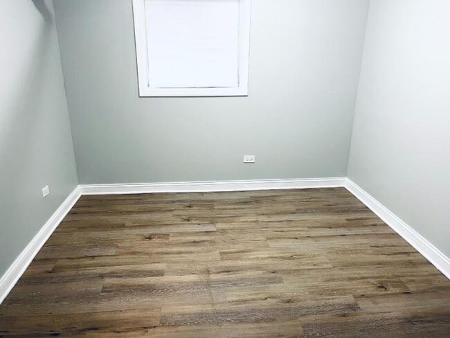 Building Photo - 2 bedroom in CHICAGO IL 60623