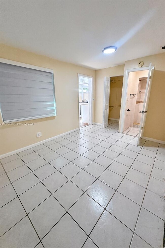 Foto del edificio - 6120 Hayes St