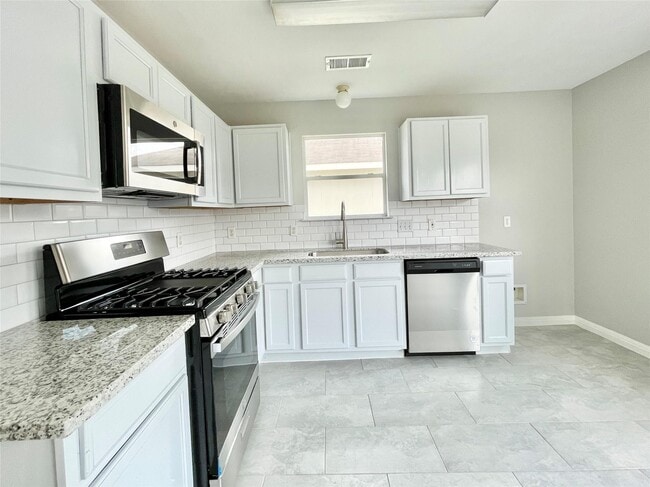 Foto del edificio - 10422 Iris Lake Ct