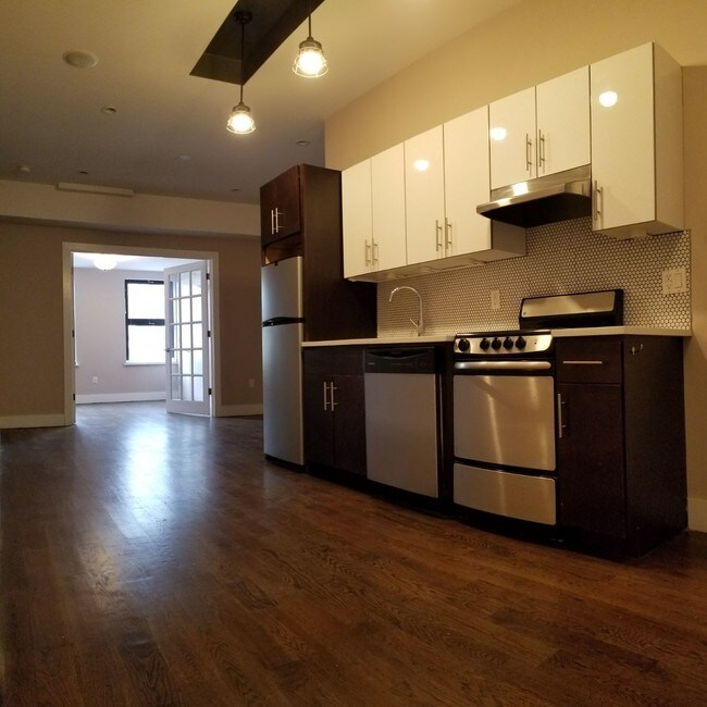 Building Photo - 109 Roebling St