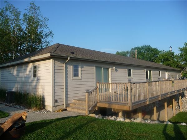 Primary Photo - 132 E Brown St