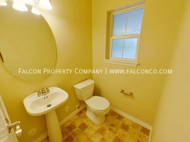 Foto del edificio - Beautiful Townhome In Gold Hill Mesa!  - A...