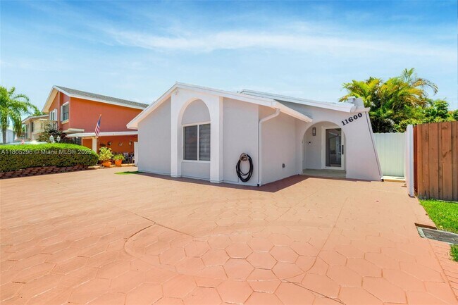 Foto del edificio - 11600 SW 33rd Terrace