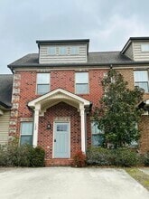 Building Photo - 120 NE Bellingham Dr