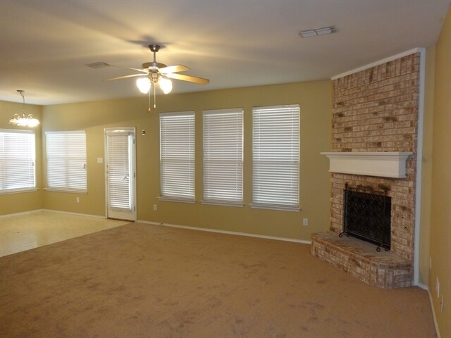 Building Photo - 1024 Hidden Oaks Drive