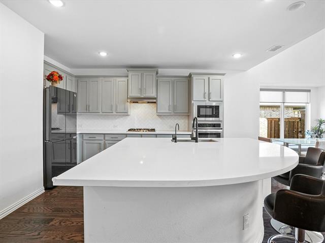 Foto del edificio - 5604 Crestview Dr