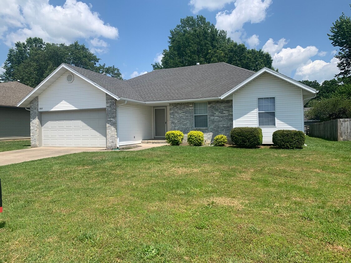2032 S Colgate Ave, Springfield, MO 65807 House Rental in Springfield