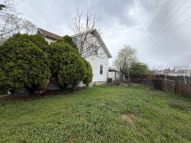 Foto del edificio - 805 S Hickory St