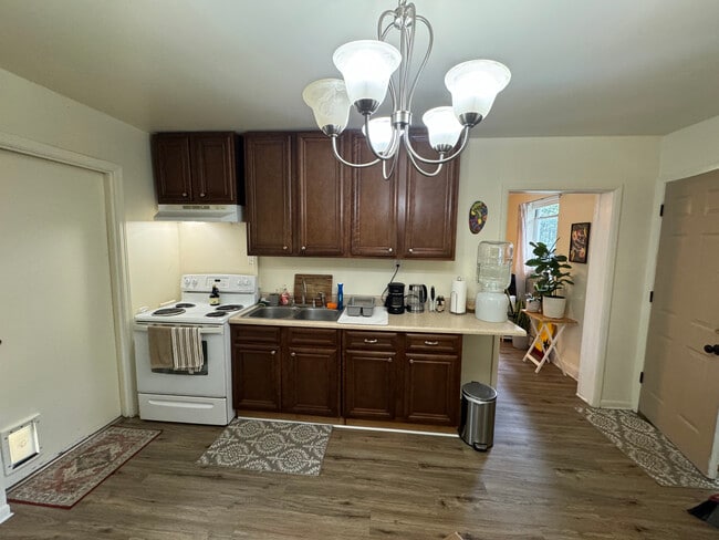 Building Photo - 1808 Dewrell Sq