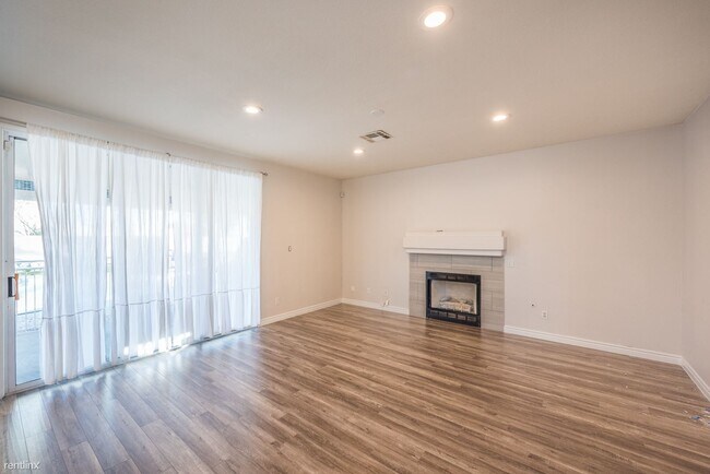Building Photo - 4 br, 2.5 bath House - 8128 Neptune Beach Ave