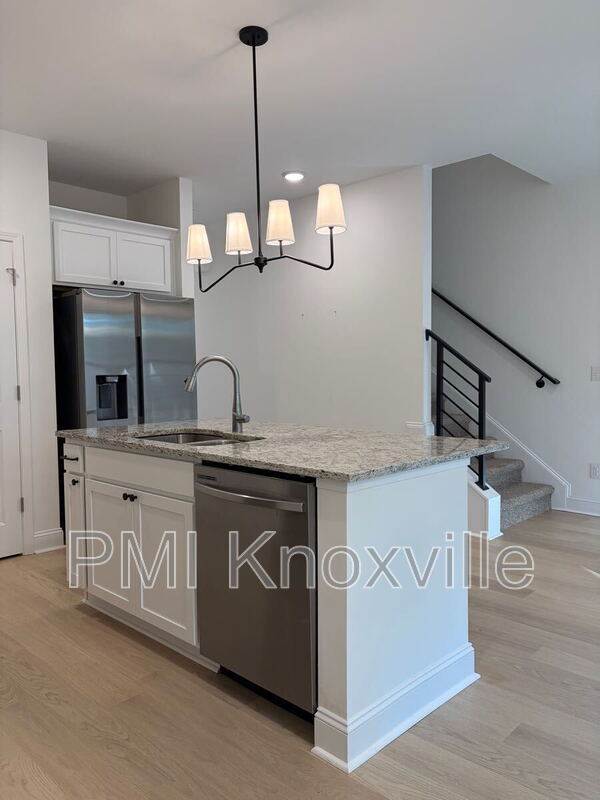 Foto del edificio - 8413 Whisper Ln