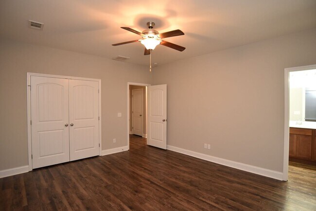 Building Photo - Remodeled Cute Modern Home In the Heart Of...