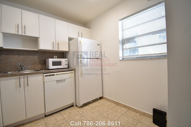 Building Photo - 1605 Meridian Ave