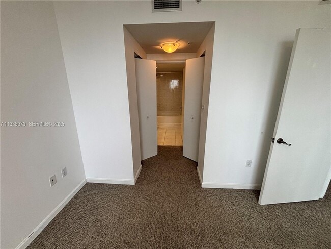 Foto del edificio - 2775 NE 187th St