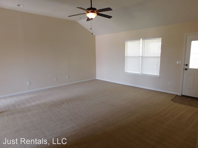 Building Photo - 3 br, 2 bath House - 304 W Little Dipper Dr.