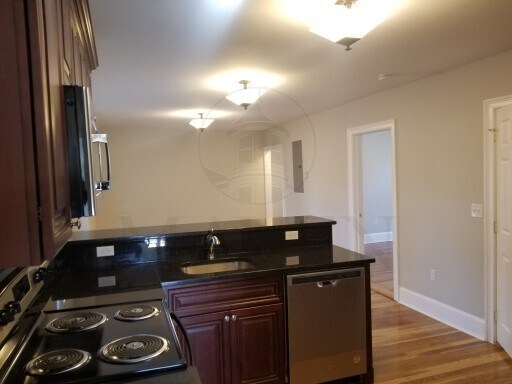 Building Photo - 5 Eliot St