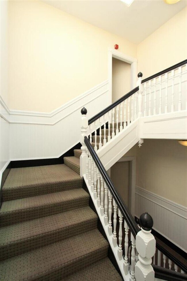 Foto del edificio - 881 Massachusetts Ave