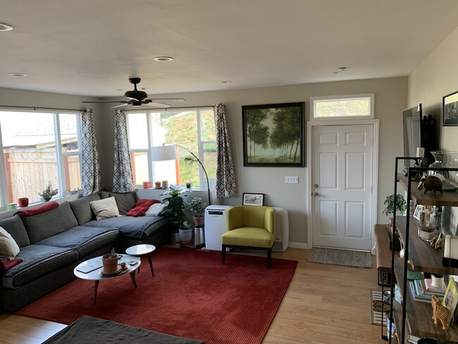 Foto del edificio - 10006 Covey Ln